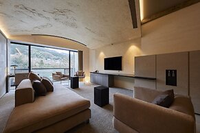 River Retreat GARAKU