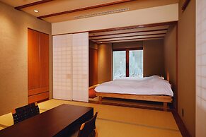 River Retreat GARAKU