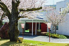 River Retreat GARAKU