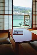 River Retreat GARAKU