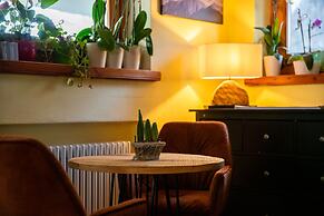 Shatush Hotel