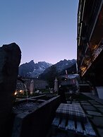 Shatush Hotel