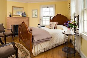 Yale Manor B&B and Yurt Glamping