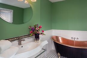 Yale Manor B&B and Yurt Glamping