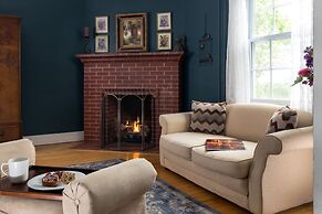 Yale Manor B&B and Yurt Glamping