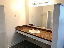 Gulfway Motel & Restaurant