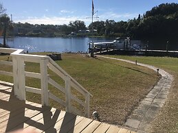 The Rivers Edge Motel