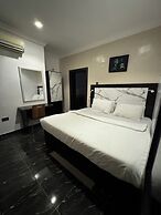Posh Apartments Metro