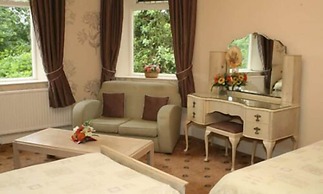 Oakfield Lodge Guest House Stockport