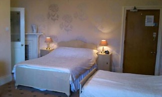 Oakfield Lodge Guest House Stockport
