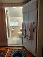 1805 House Bed and Breakfast