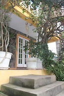 Buttercup Cottage Apartments