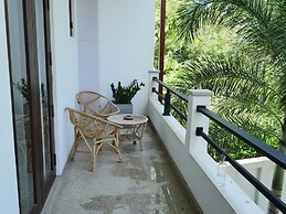 Hideaway Lodge