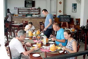 Hotel Happy Night & Restaurant