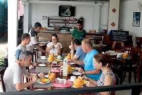 Hotel Happy Night & Restaurant