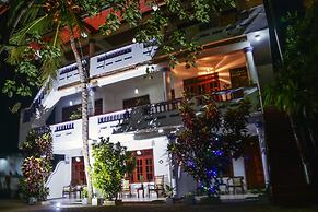 Hotel Happy Night & Restaurant