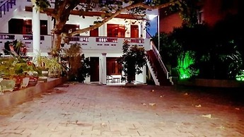 Hotel Happy Night & Restaurant