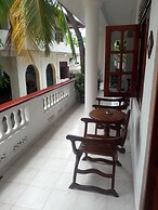 Hotel Happy Night & Restaurant