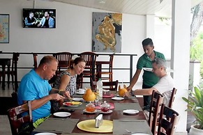 Hotel Happy Night & Restaurant