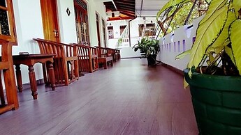 Hotel Happy Night & Restaurant