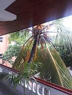 Hotel Happy Night & Restaurant