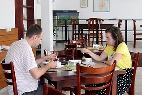 Hotel Happy Night & Restaurant