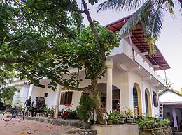 Hotel Happy Night & Restaurant