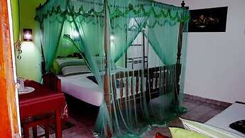 Hotel Happy Night & Restaurant