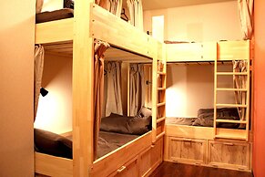 Funtoco Backpackers Namba - Hostel