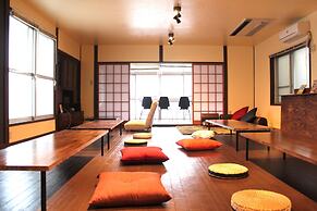 Funtoco Backpackers Namba - Hostel