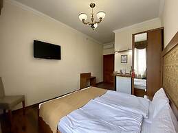 Boomerang Business Hotel