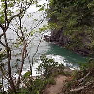 Las Cuevas Beach Lodge