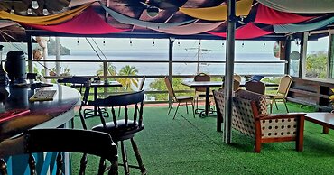 Las Cuevas Beach Lodge