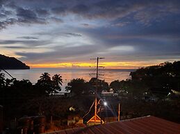 Las Cuevas Beach Lodge