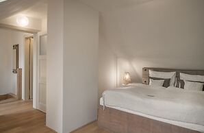 4 Trees Apartments by Adrez Living