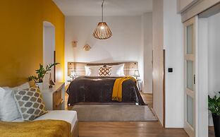 4 Trees Apartments by Adrez Living