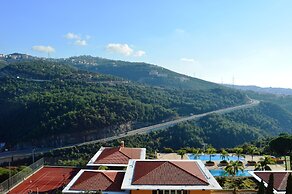 Country Lodge Hotel & Resort