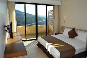 Country Lodge Hotel & Resort