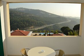 Country Lodge Hotel & Resort