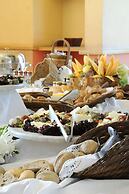 Country Lodge Hotel & Resort