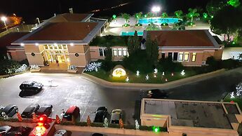 Country Lodge Hotel & Resort