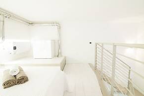 Alessia's Flat - Mac Mahon