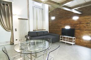 Alessia's Flat - Mac Mahon