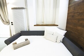 Alessia's Flat - Mac Mahon