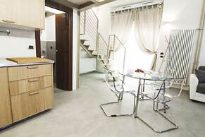 Alessia's Flat - Mac Mahon