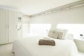 Alessia's Flat - Mac Mahon