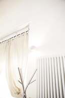 Alessia's Flat - Mac Mahon