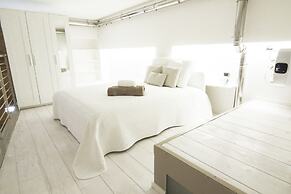 Alessia's Flat - Mac Mahon