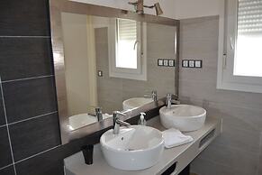 Casas María Carmona