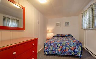 Carriage House Motel Cottages & Suites